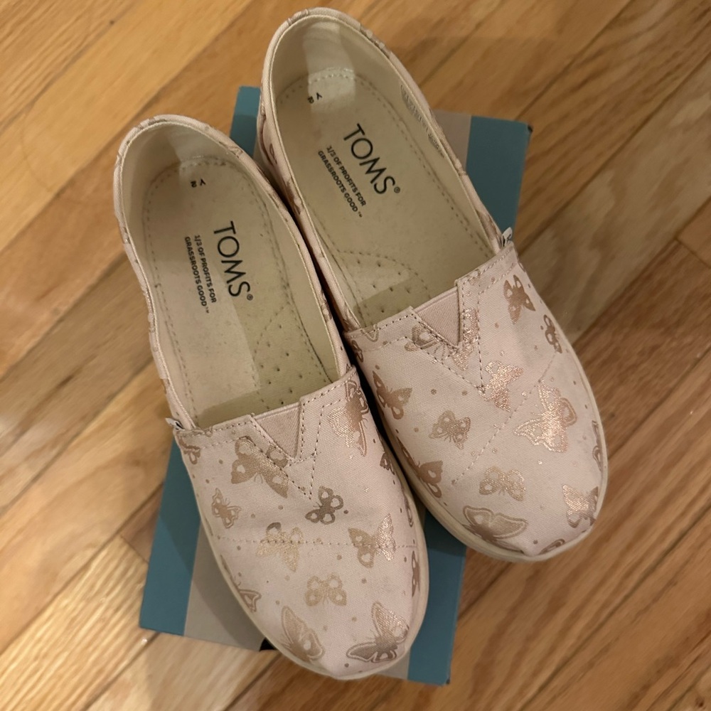 TOMS Kids Belmont Butterfly Sneaker size 2